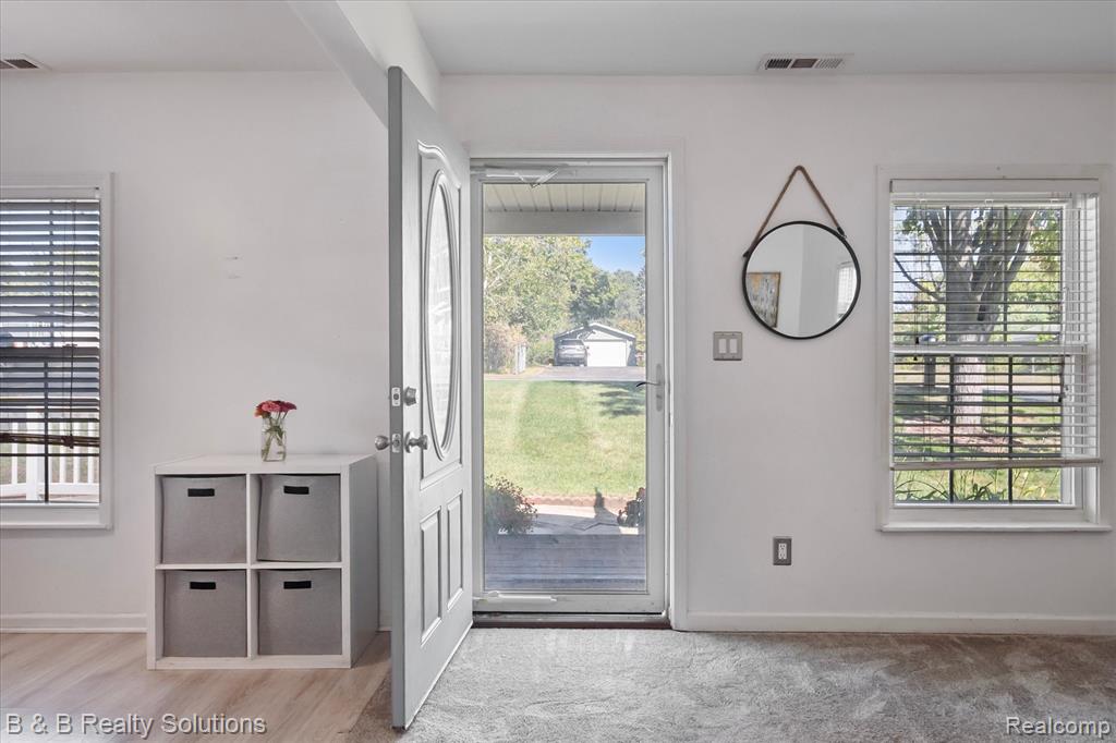 4065 Rosemound Avenue, Waterford, MI 48329 — Photo 8