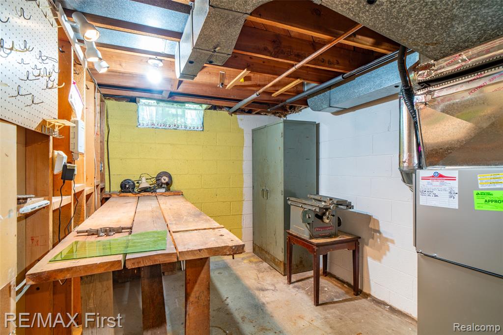 8860 Kidley Drive, Sterling Heights, MI 48314 — Photo 30