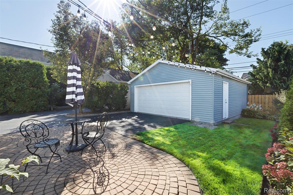 691 Wallace Street, Birmingham, MI 48009 — Photo 31