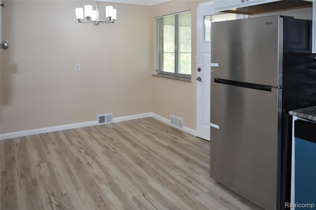 23825 Johnston Avenue, Eastpointe, MI 48021 — Photo 6