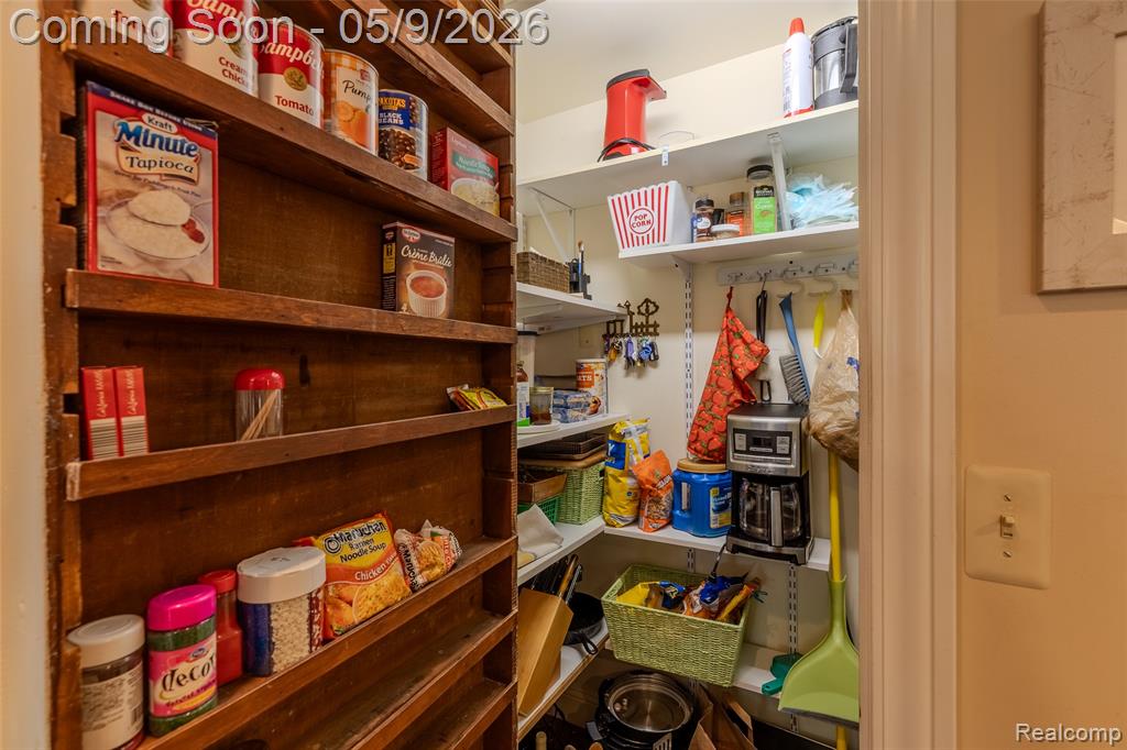 1081 E Tienken Road N, Rochester, MI 48306 — Photo 38
