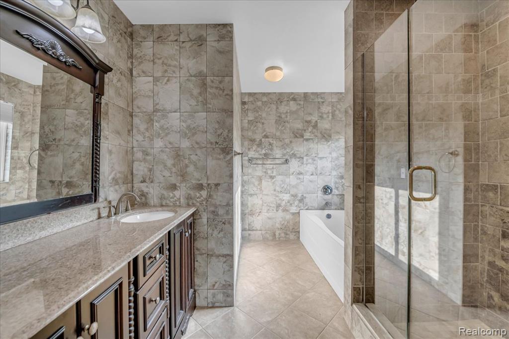 673 Ethan Drive, Westland, MI — Photo 38