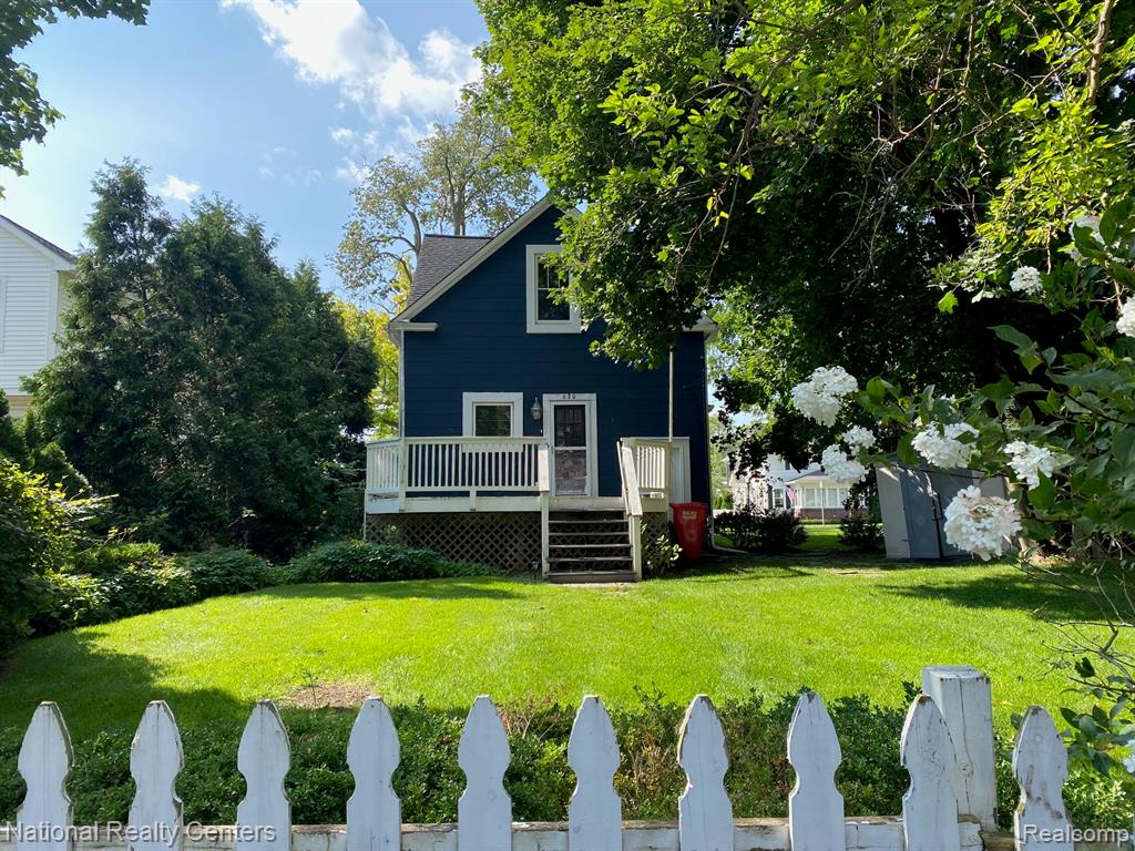 630 W University Drive, Rochester, MI 48307 — Photo 2