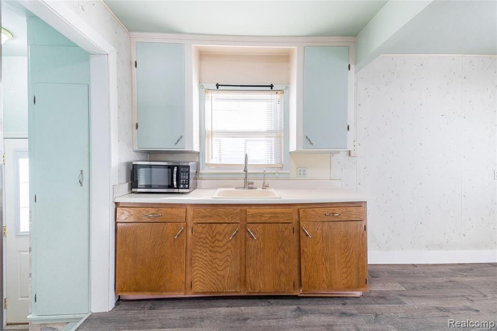 472 Mayflower Avenue, Lincoln Park, MI 48146 — Photo 10