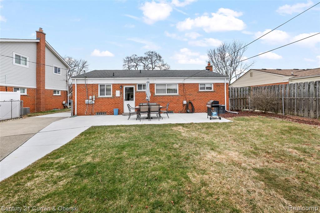 8423 Norborne Avenue, Dearborn Heights, MI 48127 — Photo 21