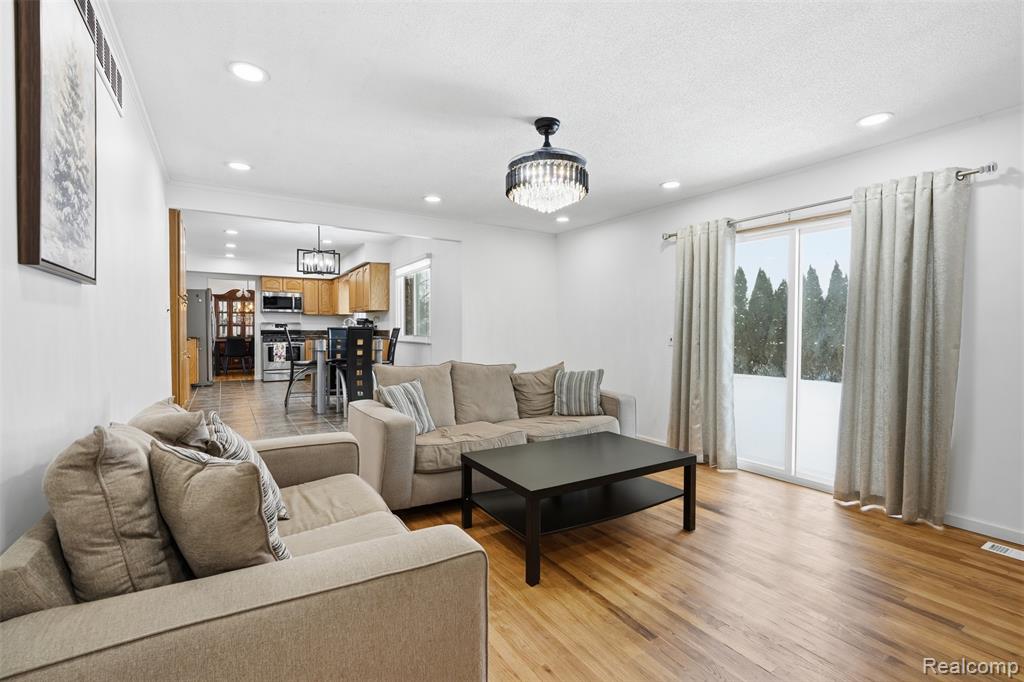39563 Cadborough Drive, Clinton Twp, MI 48038 — Photo 14