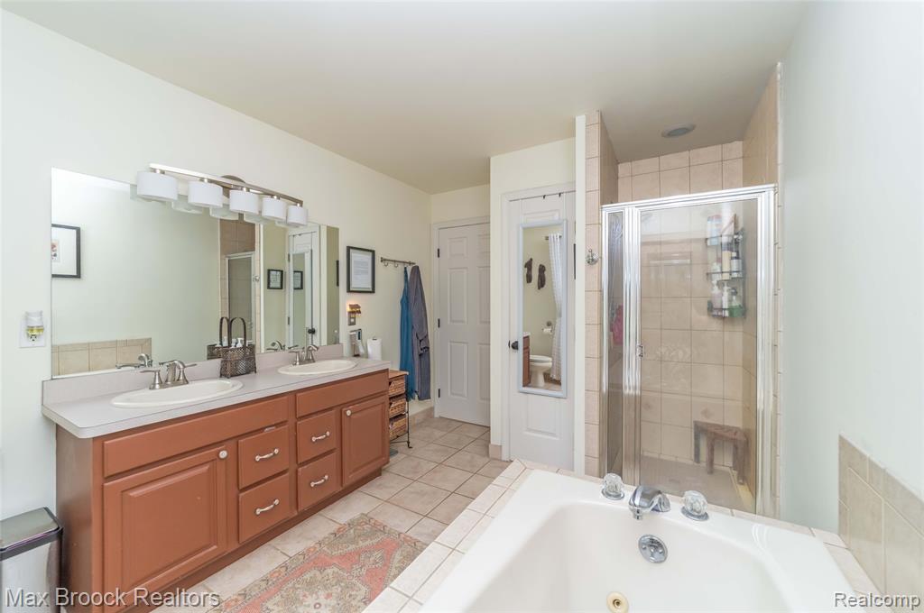 1478 Courtney Court, Hartland, MI 48353 — Photo 37