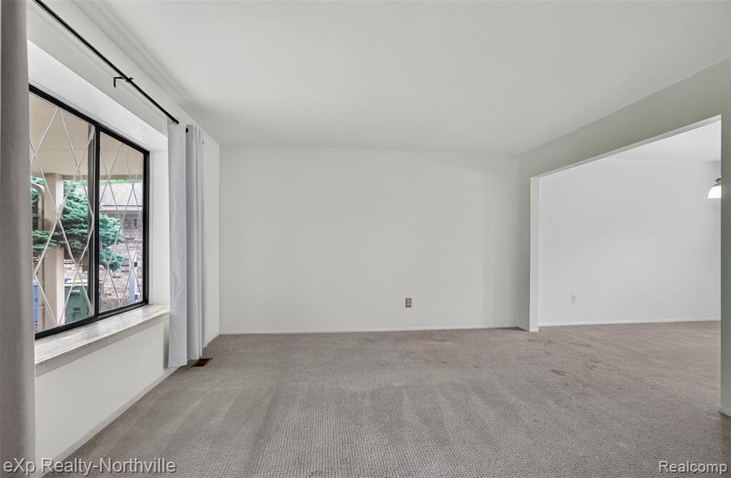 7565 Embassy Drive, Canton, MI 48187 — Photo 6