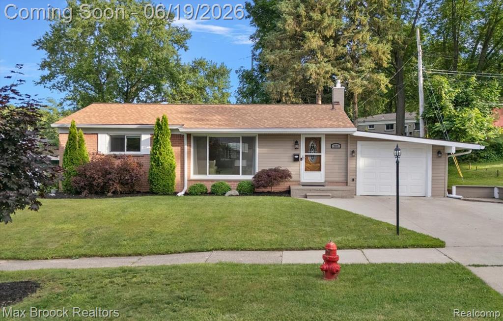 737 Panorama Drive, Milford, MI 48381 — front exterior