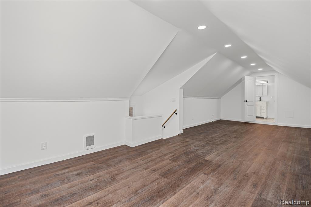 3251 Calvert Street, Detroit, MI 48206 — Photo 57