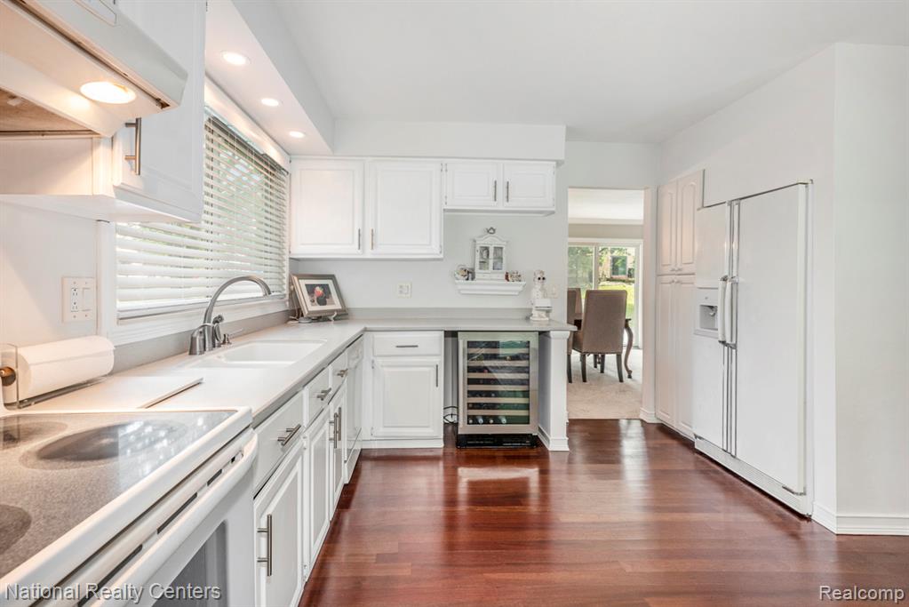 5049 Langlewood Drive, West Bloomfield, MI — Photo 11
