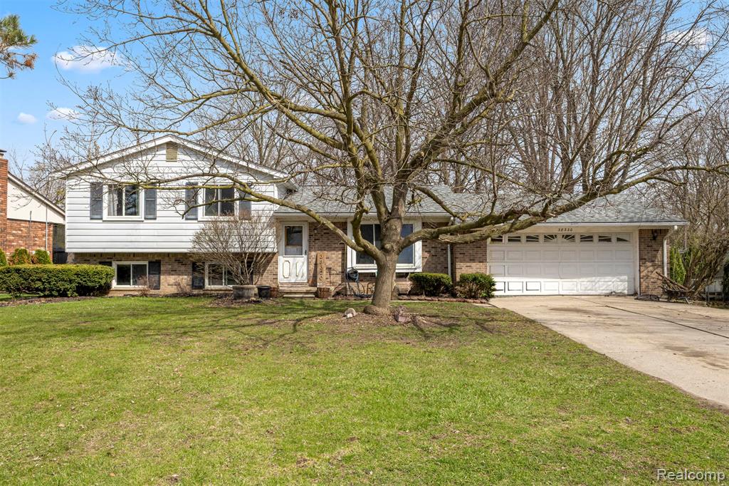 38320 Townhall Street, Harrison Township, MI — Photo 2