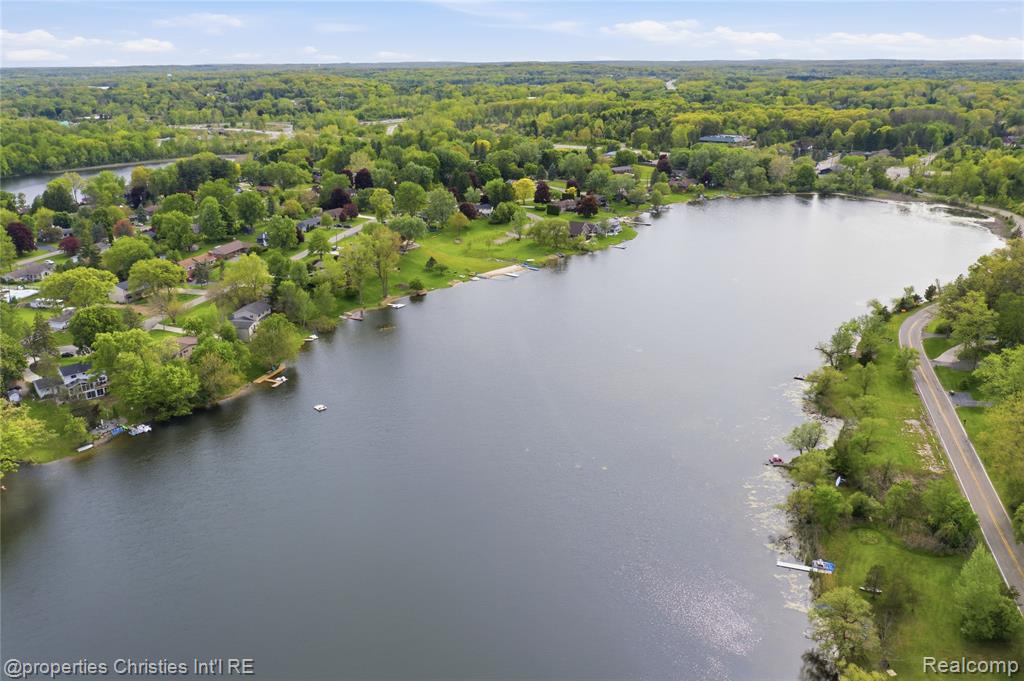 6672 Seth Court, Clarkston, MI 48348 — Photo 4