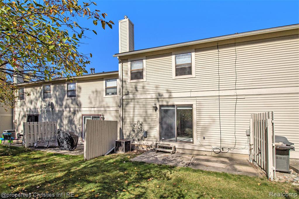 5762 DRAKE HOLLOW Drive W, West Bloomfield, MI — Photo 24