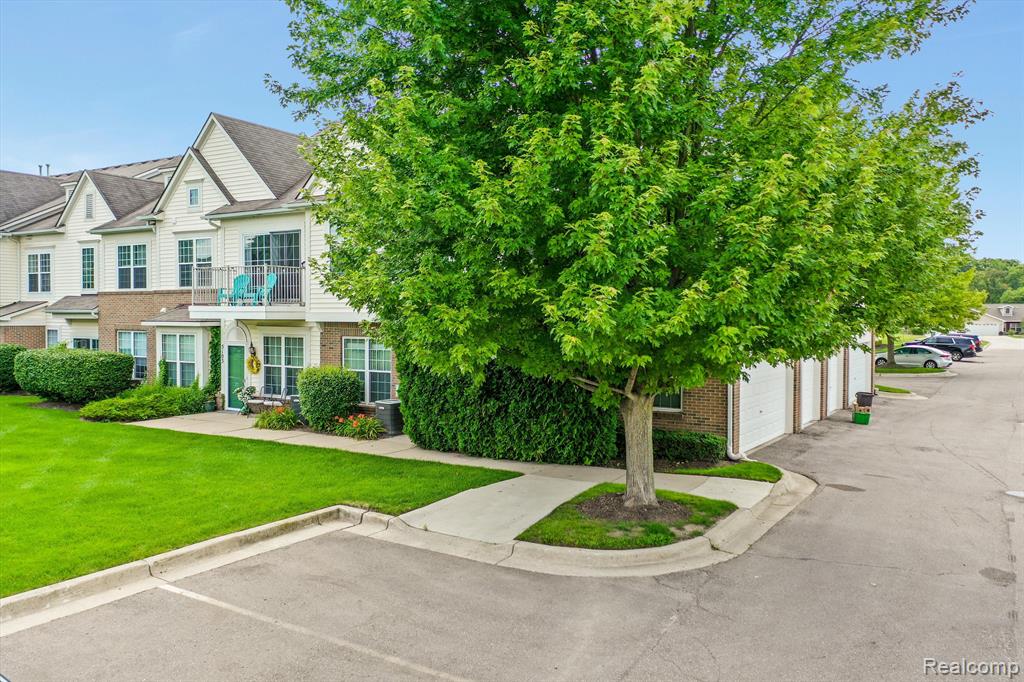 5203 WIDGEON Lane, Walled Lake, MI 48390 — Photo 4