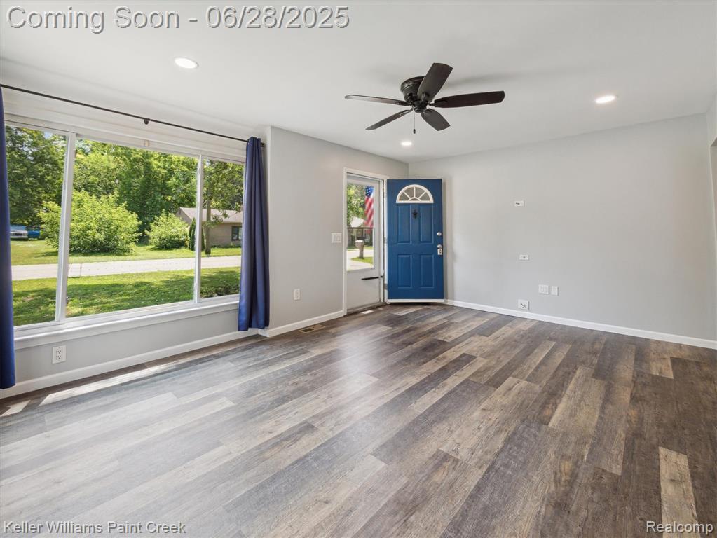 7447 Crissman Street, Utica, MI 48317 — Photo 8