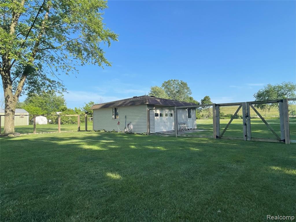 7666 Labo Road, South Rockwood, MI — Photo 10