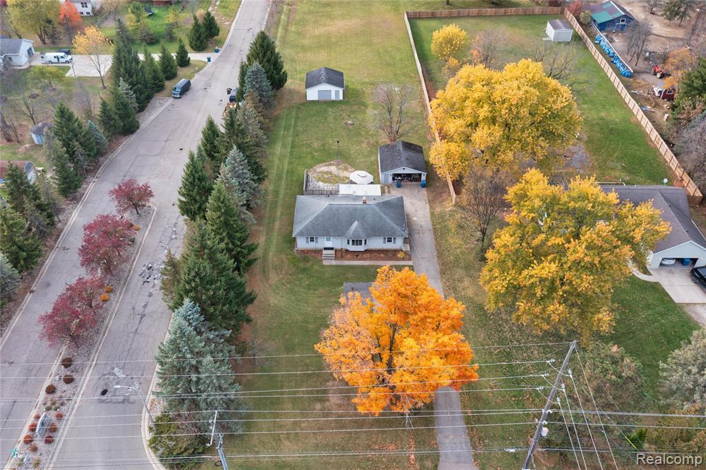 8354 Fenton Road, Grand Blanc, MI 48439 — Photo 43