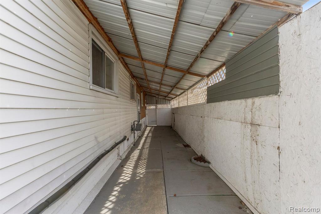 6305 ARCHDALE Street, Detroit, MI 48228 — Photo 36