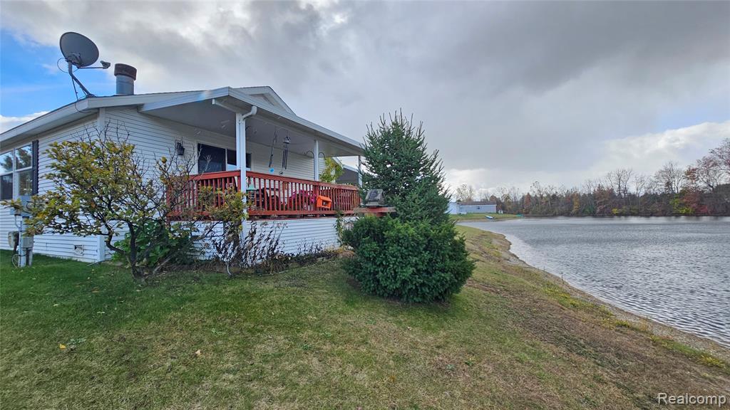 115 Pine Lakes Drive W, Lapeer, MI 48446 — Photo 11
