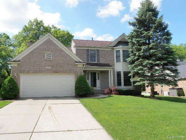 3743 ROLLING HILLS Road, Lake Orion, MI