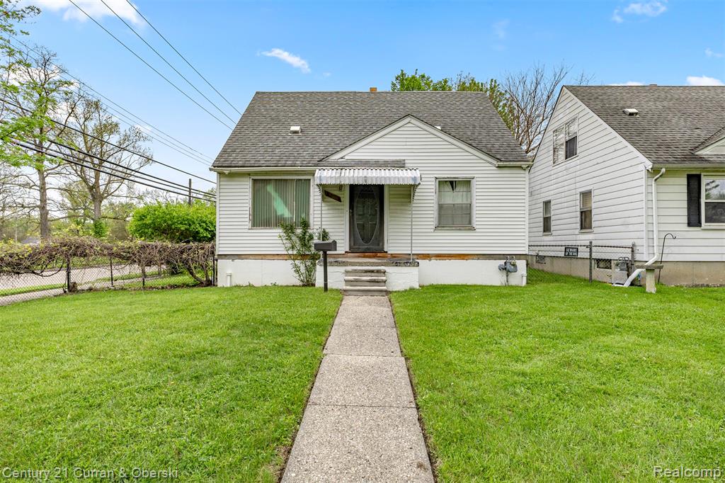 8201 Heyden Street, Detroit, MI 48228 — front exterior