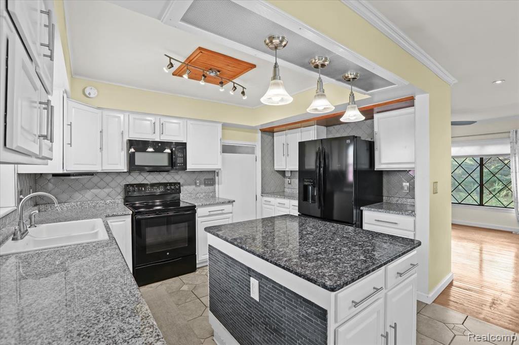 1570 Thayer Road, Ortonville, MI 48462 — Photo 10