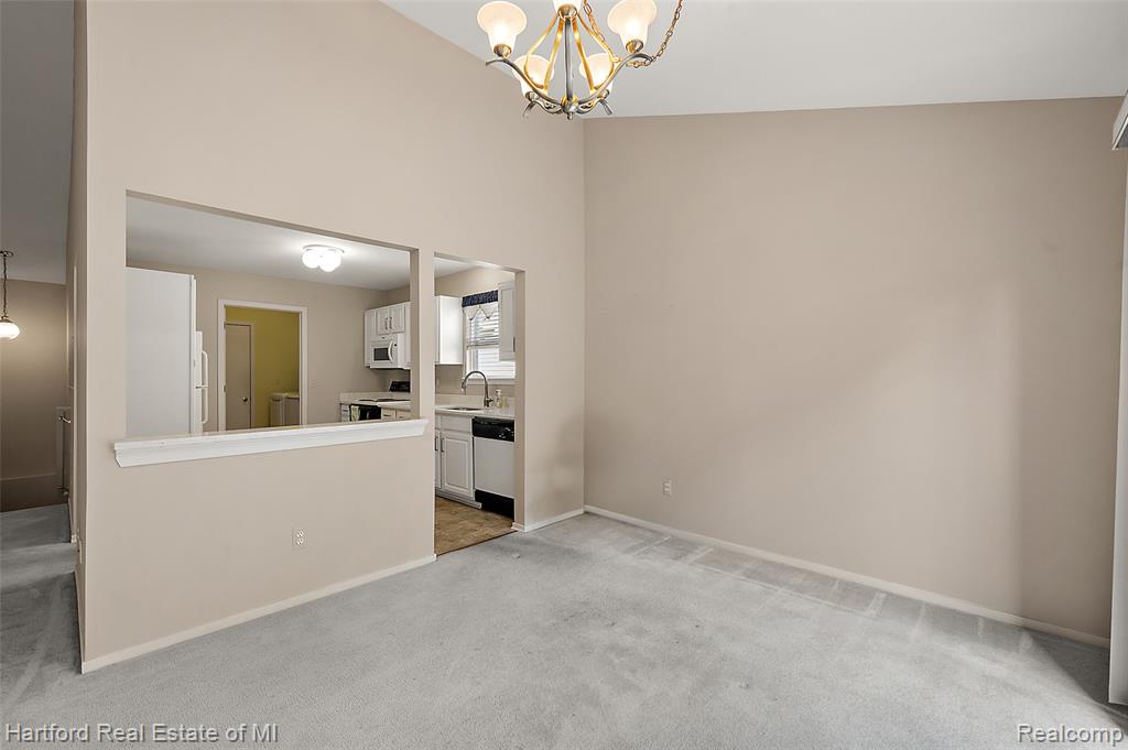402 Mulberry Drive, Commerce Twp, MI 48390 — Photo 7