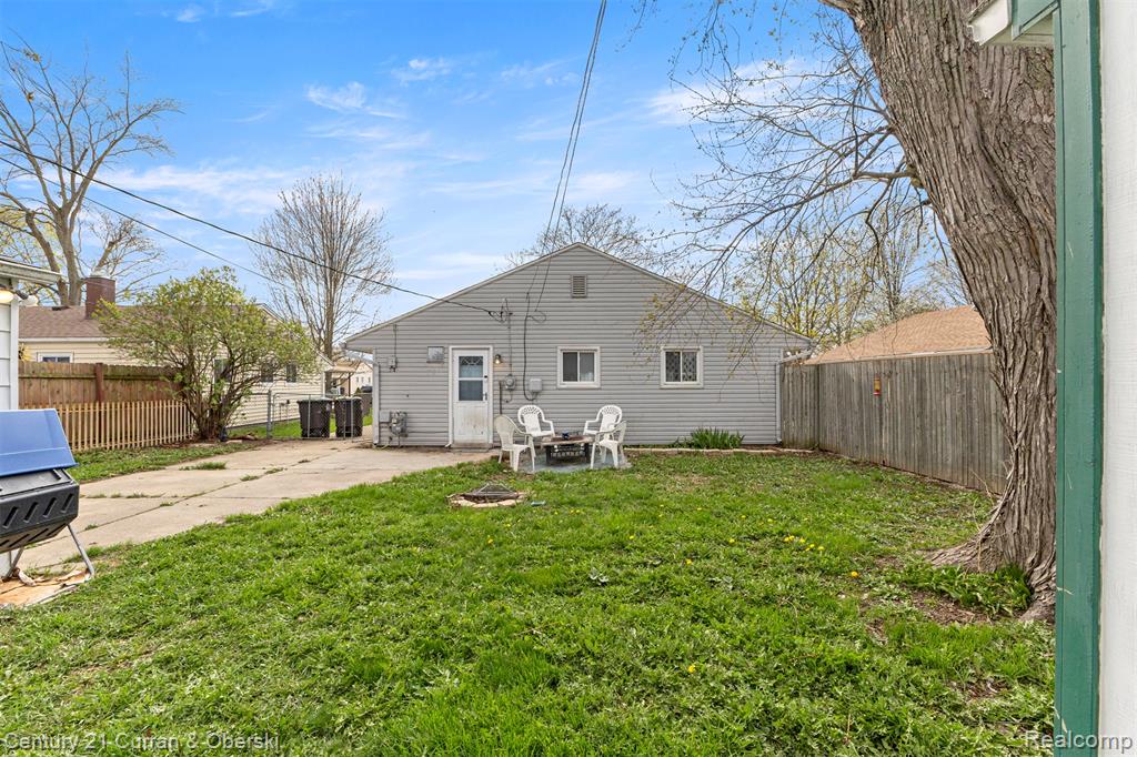 8075 William Street, Taylor, MI 48180 — Photo 6