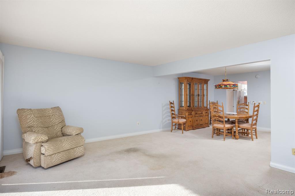 48041 BAYSHORE Drive, Belleville, MI 48111 — Photo 10