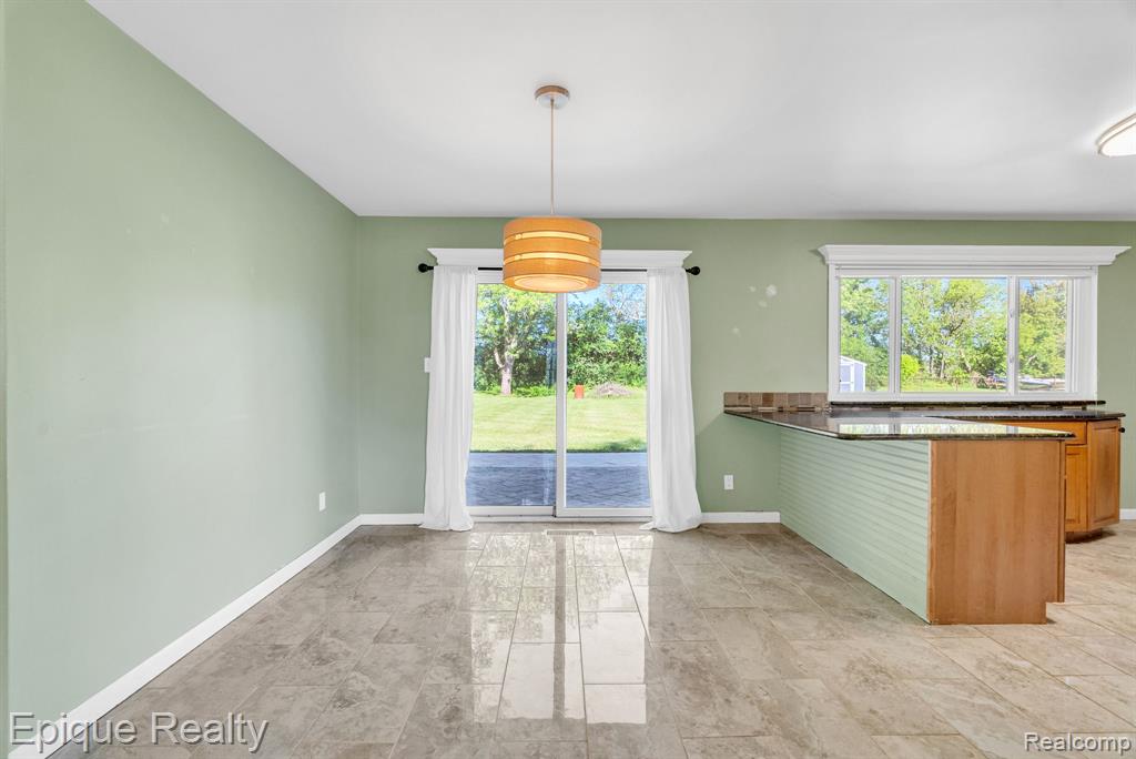 8052 Dungarvin Drive, Grand Blanc, MI 48439 — Photo 10