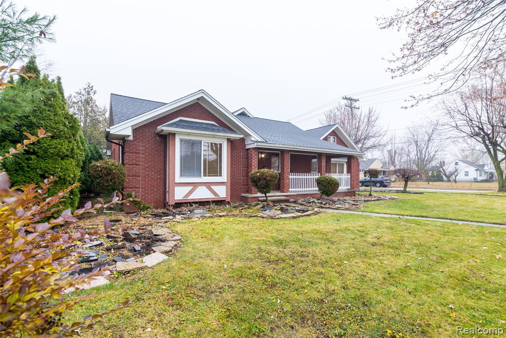 30000 Oakgrove Street, Saint Clair Shores, MI 48082 — Photo 2