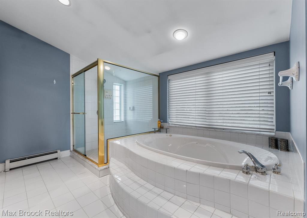 20403 Robinway Drive, Clinton Twp, MI 48036 — Photo 17