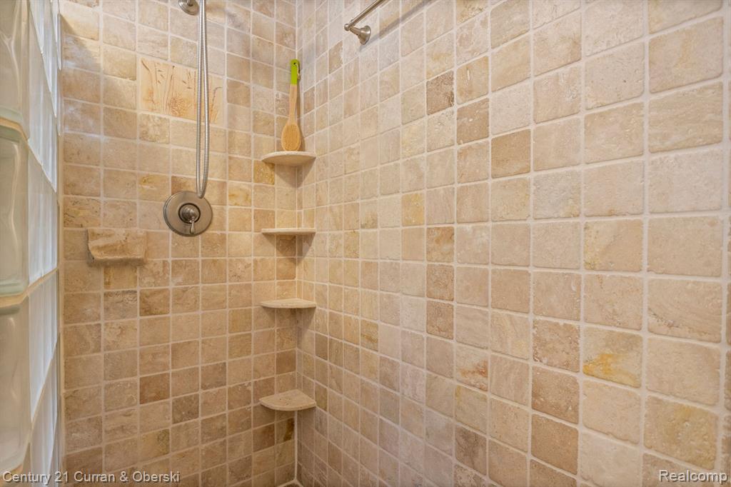 425 KENT Street, Carleton, MI 48117 — Photo 22