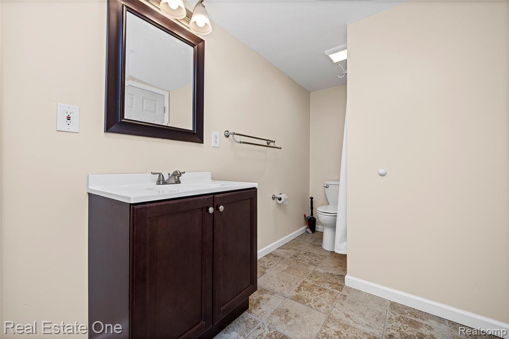 6335 Stonehearth Pass, Grand Blanc, MI 48439 — Photo 39