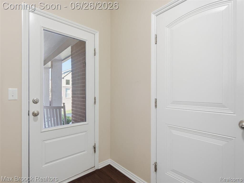 583 Birchcrest Court, Oakland, MI — Photo 28