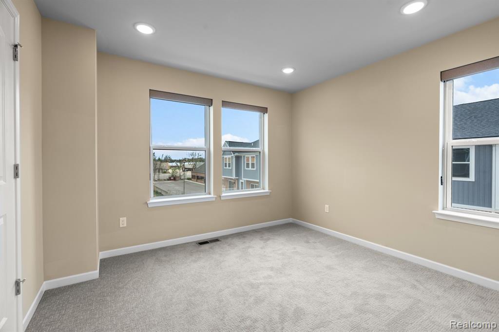 849 Canterbury Ln, Troy, MI 48085 — Photo 12