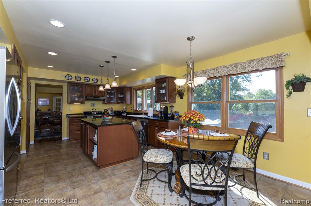 9350 Colony Farm Court, Plymouth, MI 48170 — Photo 18