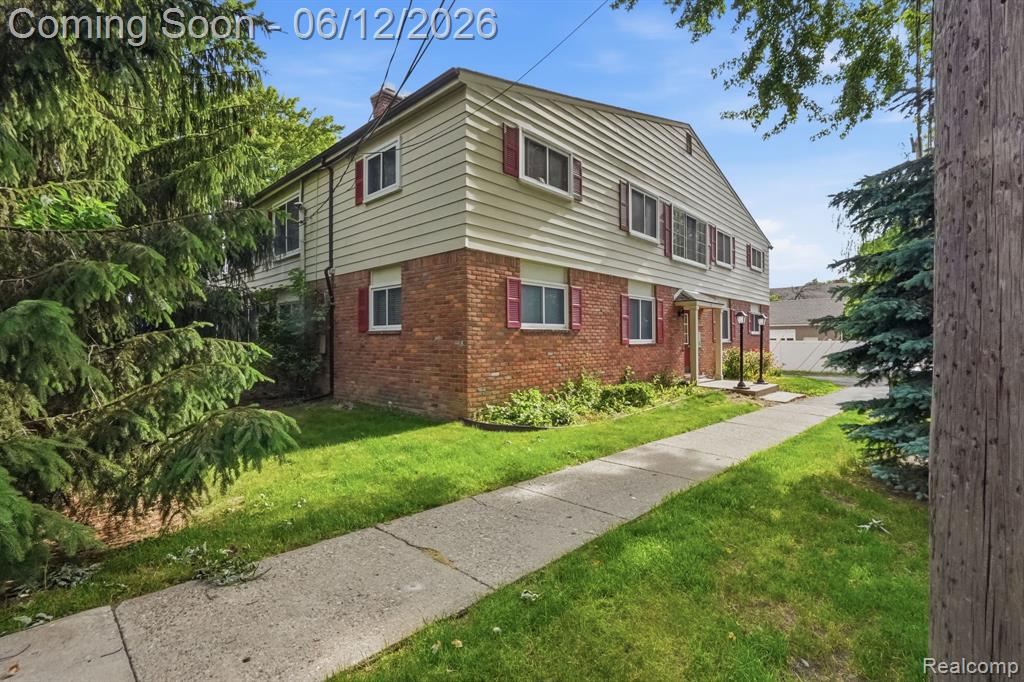 701 W Maple Road, Clawson, MI — Photo 3