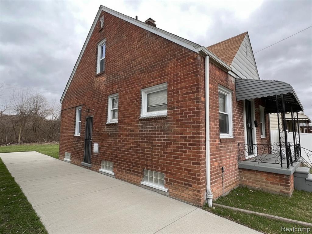 2460 S Deacon Street, Detroit, MI 48217 — Photo 2