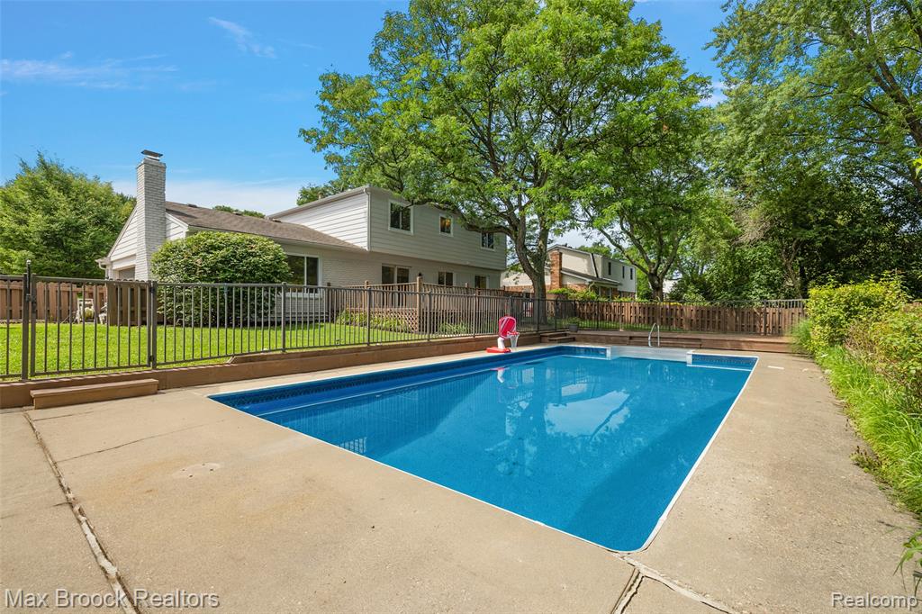 5362 Hertford Drive, Troy, MI 48085 — Photo 40