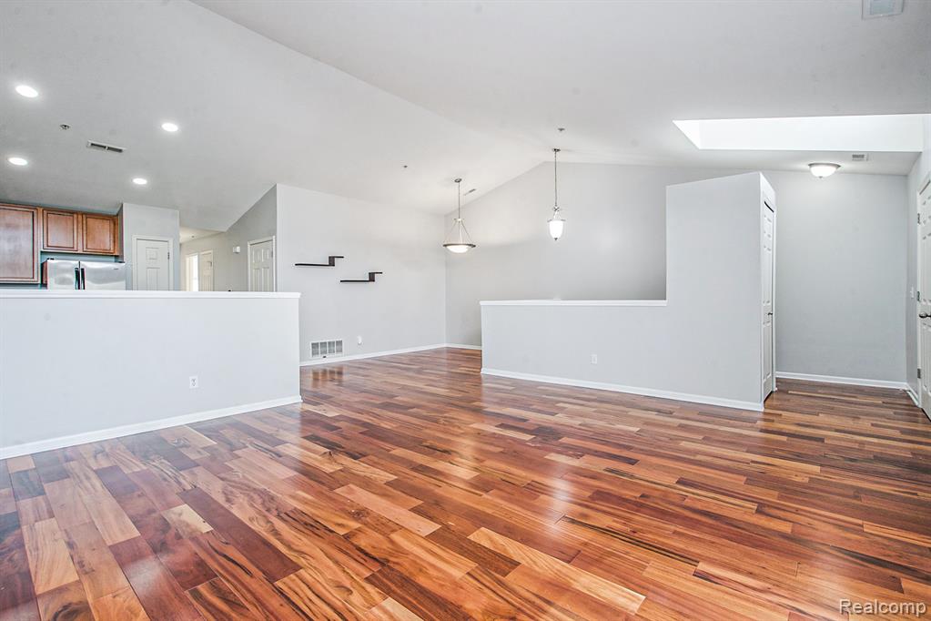 226 W OAKBROOK Drive, Ann Arbor, MI 48103 — Photo 4