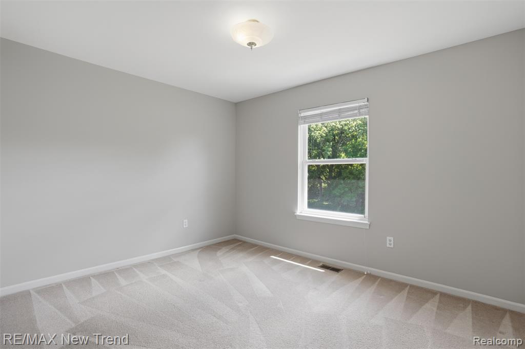 729 Akehurst Lane, White Lake, MI — Photo 39