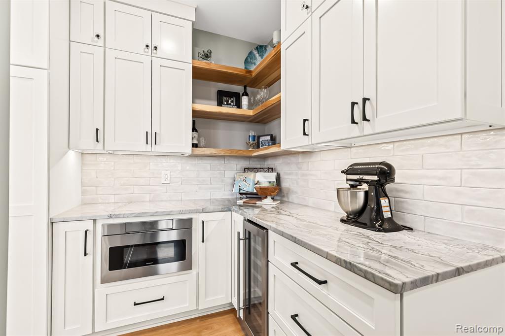10815 SPARKLING WATERS Court, South Lyon, MI 48178 — Photo 19
