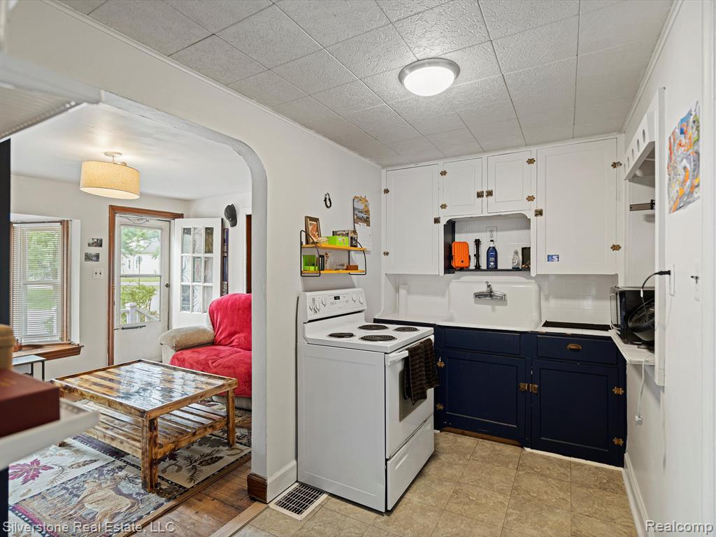 44720 DAVIS Drive, Utica, MI 48317 — Photo 33