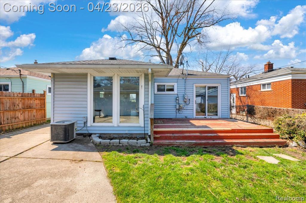 4663 Mayfair Street, Dearborn Heights, MI 48125 — Photo 19