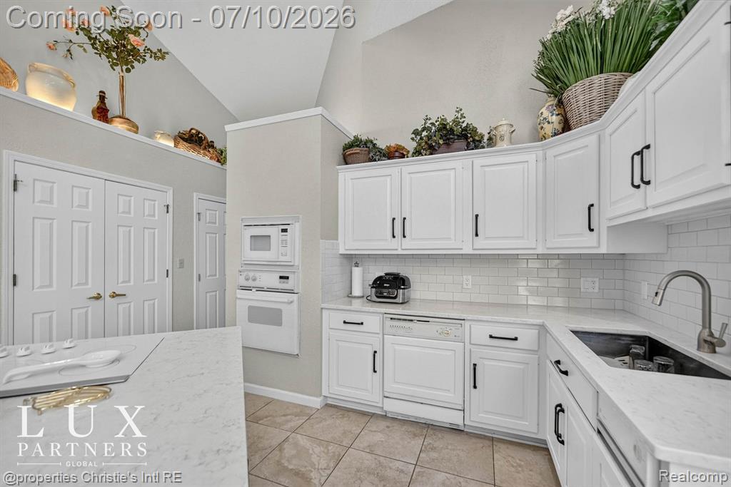 24 Hiawatha Drive, Battle Creek, MI 49015 — Photo 24