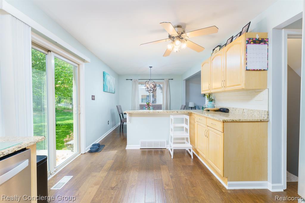 455 EAGLE Way, South Lyon, MI 48178 — Photo 10