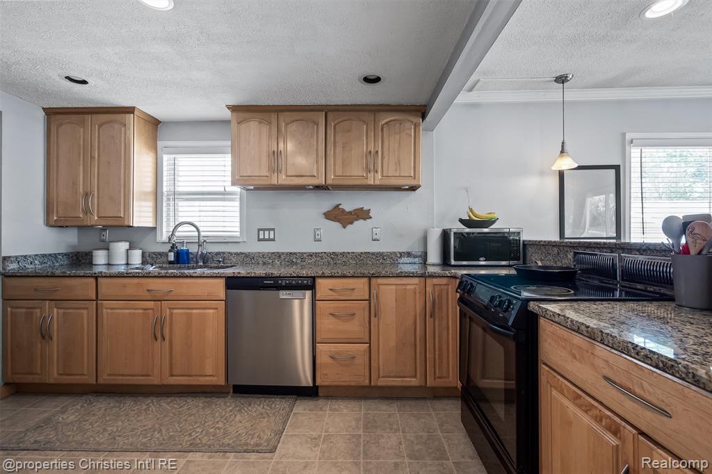 68 Highland Avenue, Clawson, MI — Photo 7