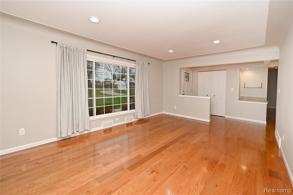 5541 Meadow Lane, Shelby Twp, MI 48316 — Photo 5